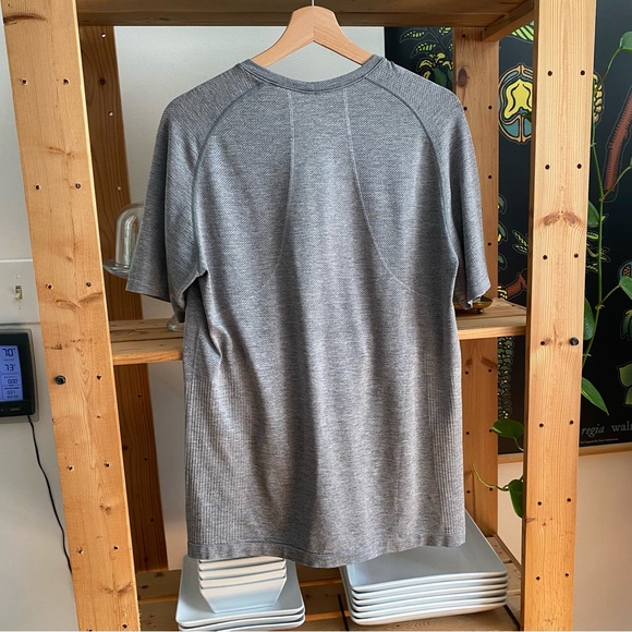 Lululemon Gray Metal Vent Tech Short Sleeve Shirt M - Picture 7 of 15